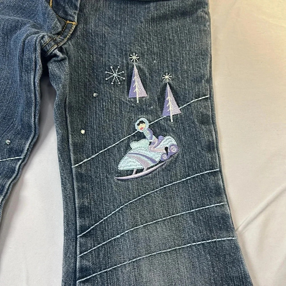 Gymboree - Flare/straight cut design denim jeans with winter design. Size 3T - Picture 2 of 6